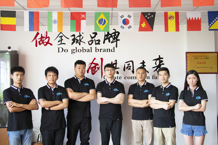 鹰米讲解器研发团队