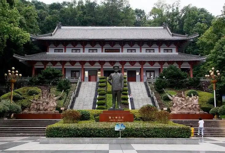 自助租赁柜，9月为德兴市革命烈士纪念馆赋能