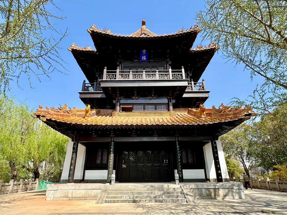 4月鹰米为徐州黄楼公园提供自助导览租赁柜